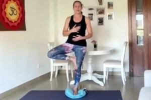 “A Föld Anya megtart”, fa póz variációk, egyensúlyozás