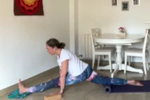 Önátadás, benned élő hős, Hanumánászana (spárga), csípő és lábak